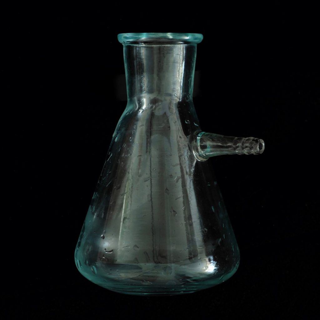 flask_with_water_oil